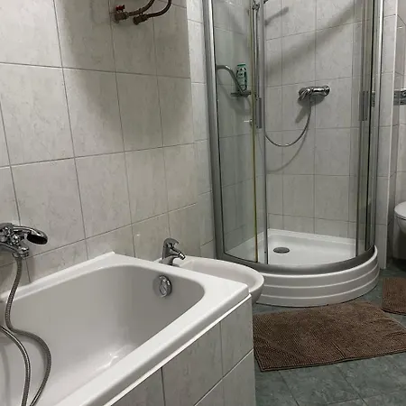 Udolni Cerveny Kostel برنو