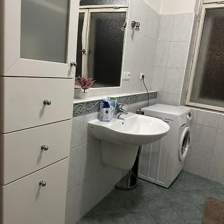 Apartment Udolni červený Kostel