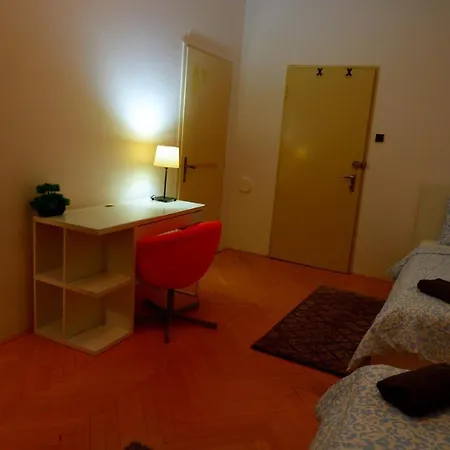 Udolni červený Kostel Apartment Brno