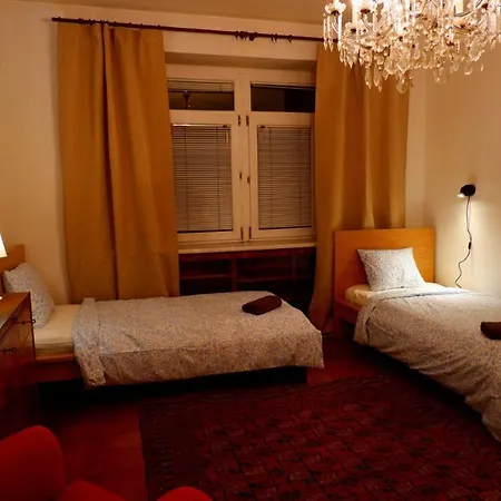 Udolni červený Kostel