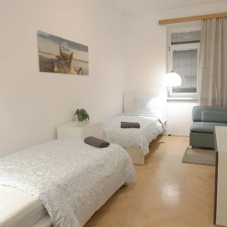Udolni červený Kostel Apartment *